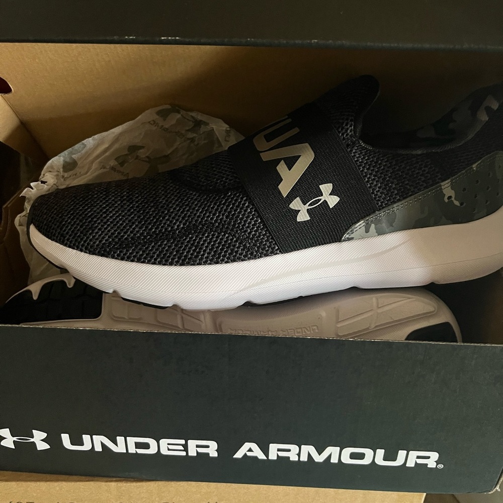 Size 12under armour brand new
